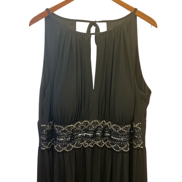 Plus Size R&M Richards Black Beaded Waist Keyhole Front Slit Evening Dress - Picture 3 of 5